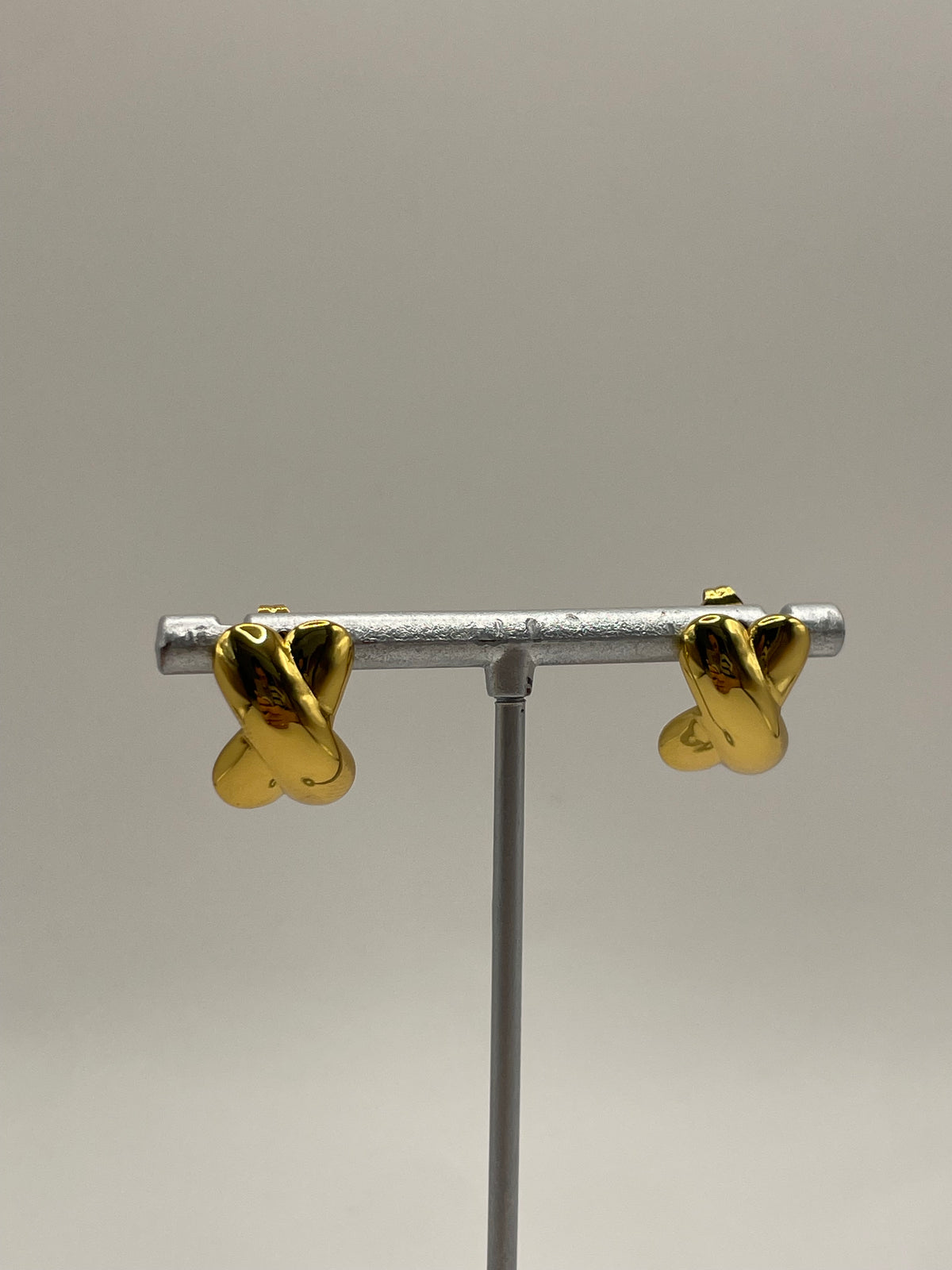 ARETES CRUZ DORADO