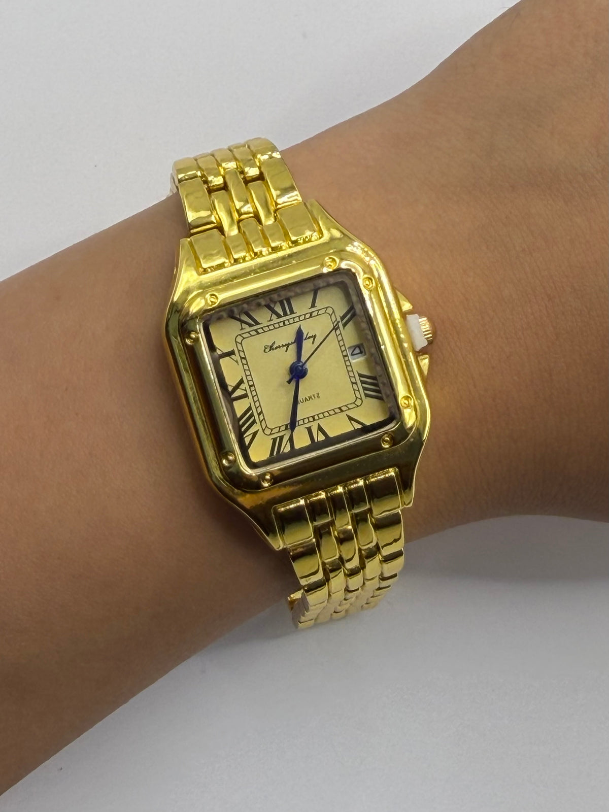 RELOJ CUADRADO DORADO