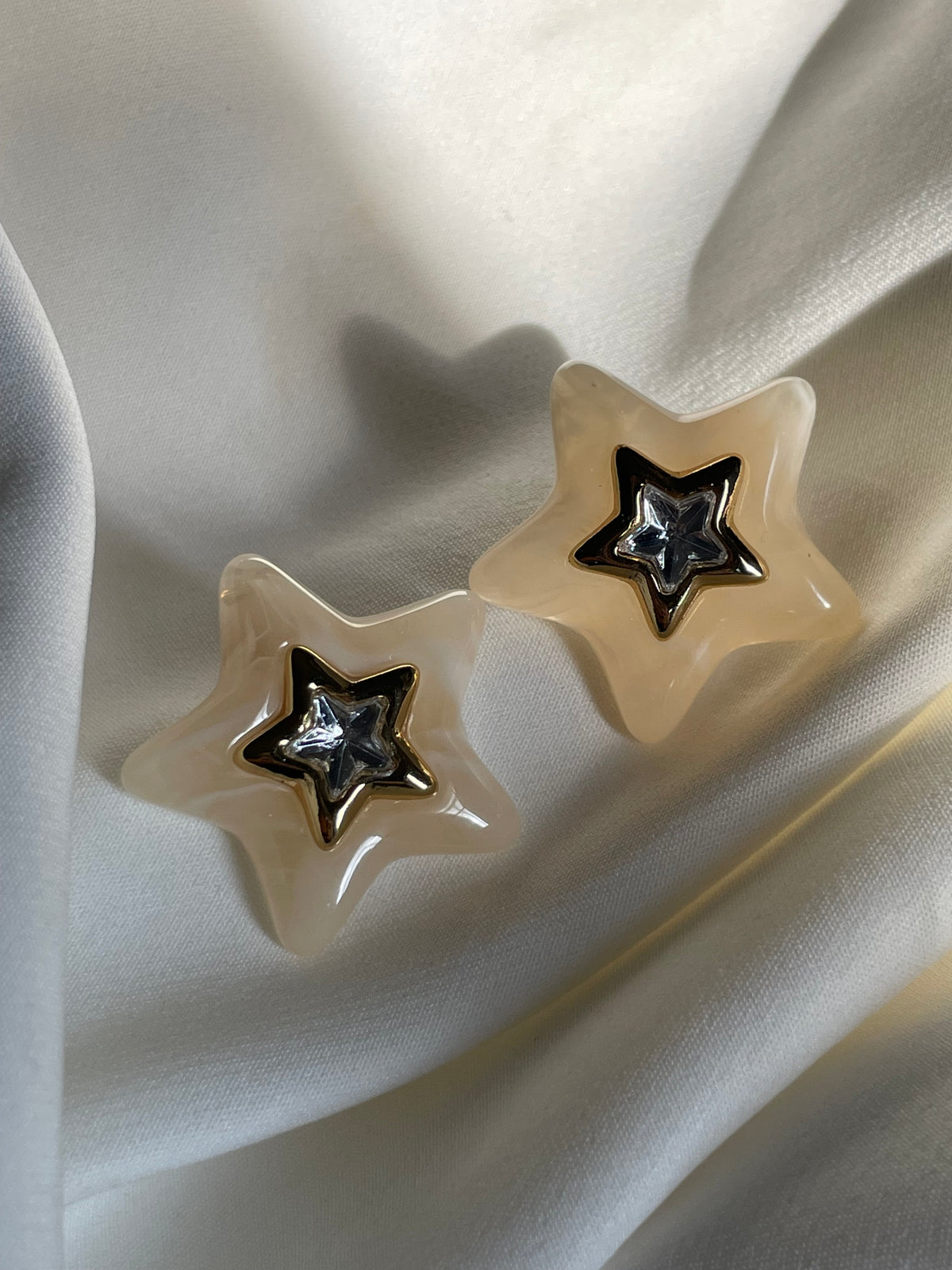 ARETES AMBAR BEIGE