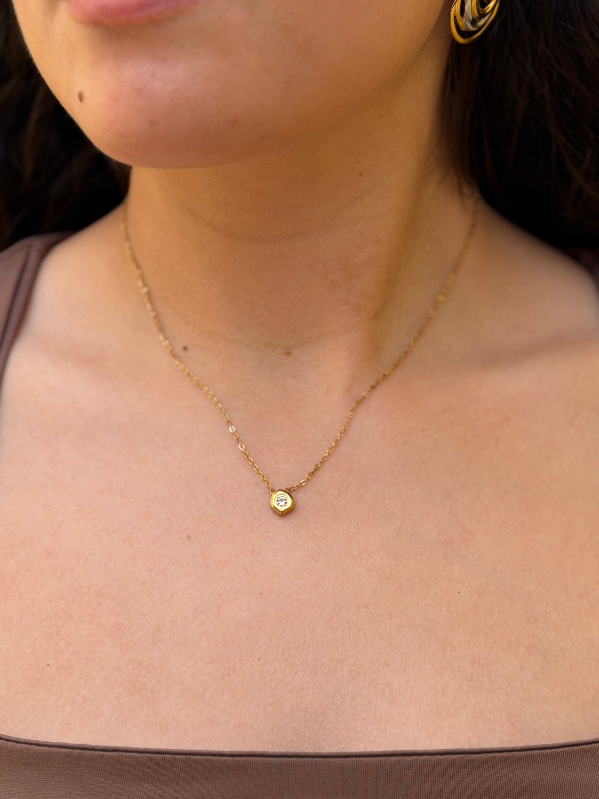 COLLAR ZIRCONIA CENTRAL DORADO