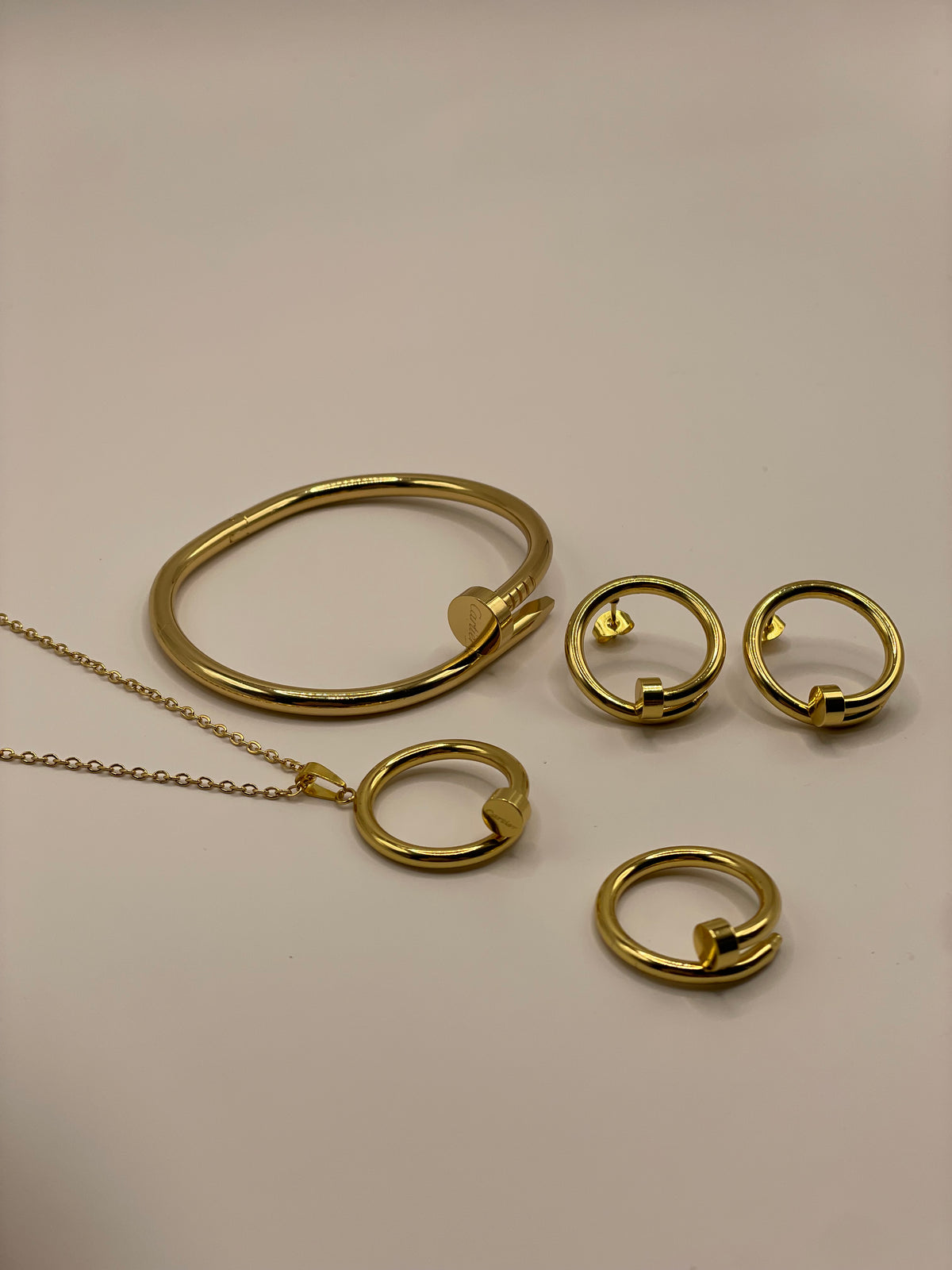 CONJUNTO CLAVO