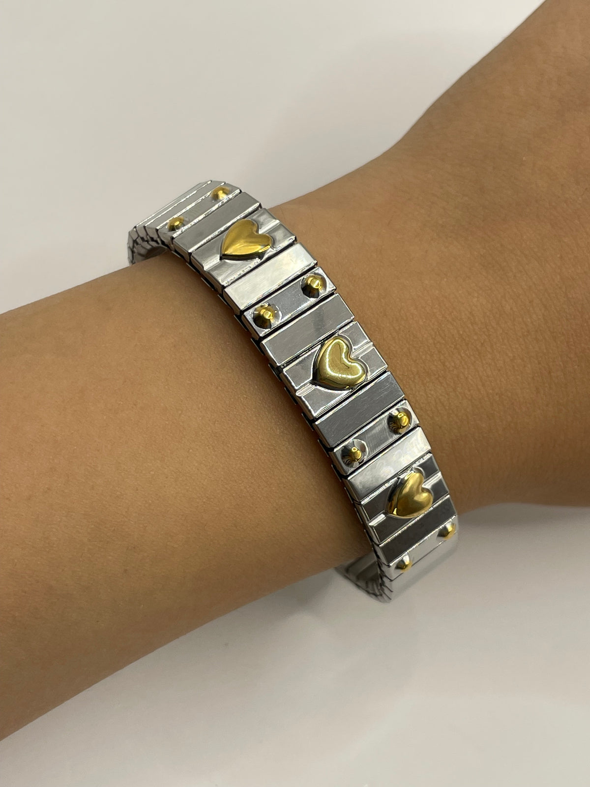 PULSERA PLATEADA CORAZONES