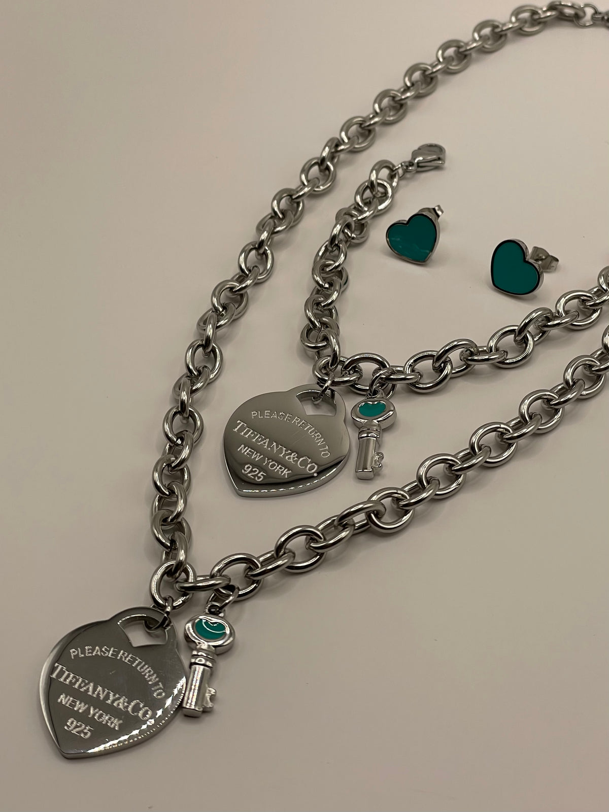 CONJUNTO PULSERA COLLAR ARETES LLAVE