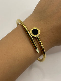 PULSERA CLAVO NEGRA