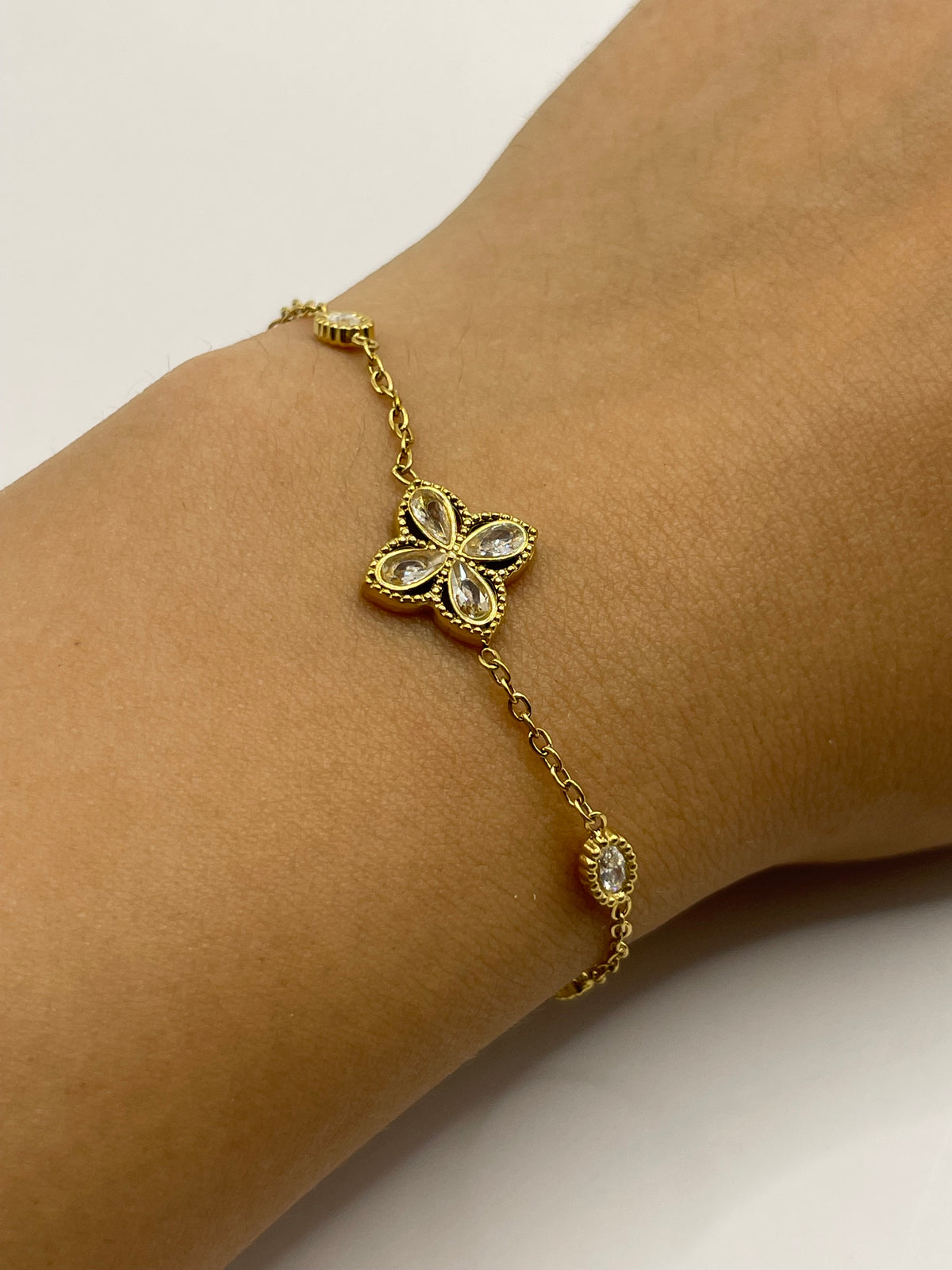 PULSERA TREBOL ZIRCONIA DELGADA