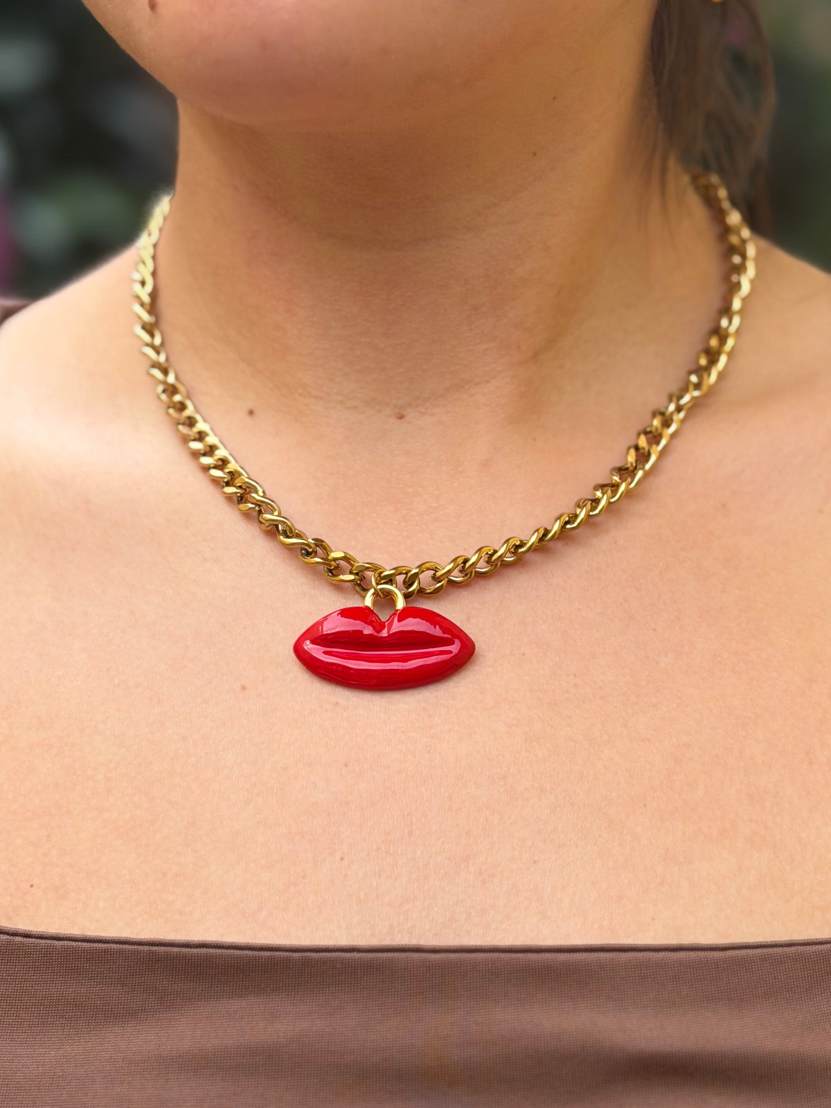 COLLAR BESO ROJO