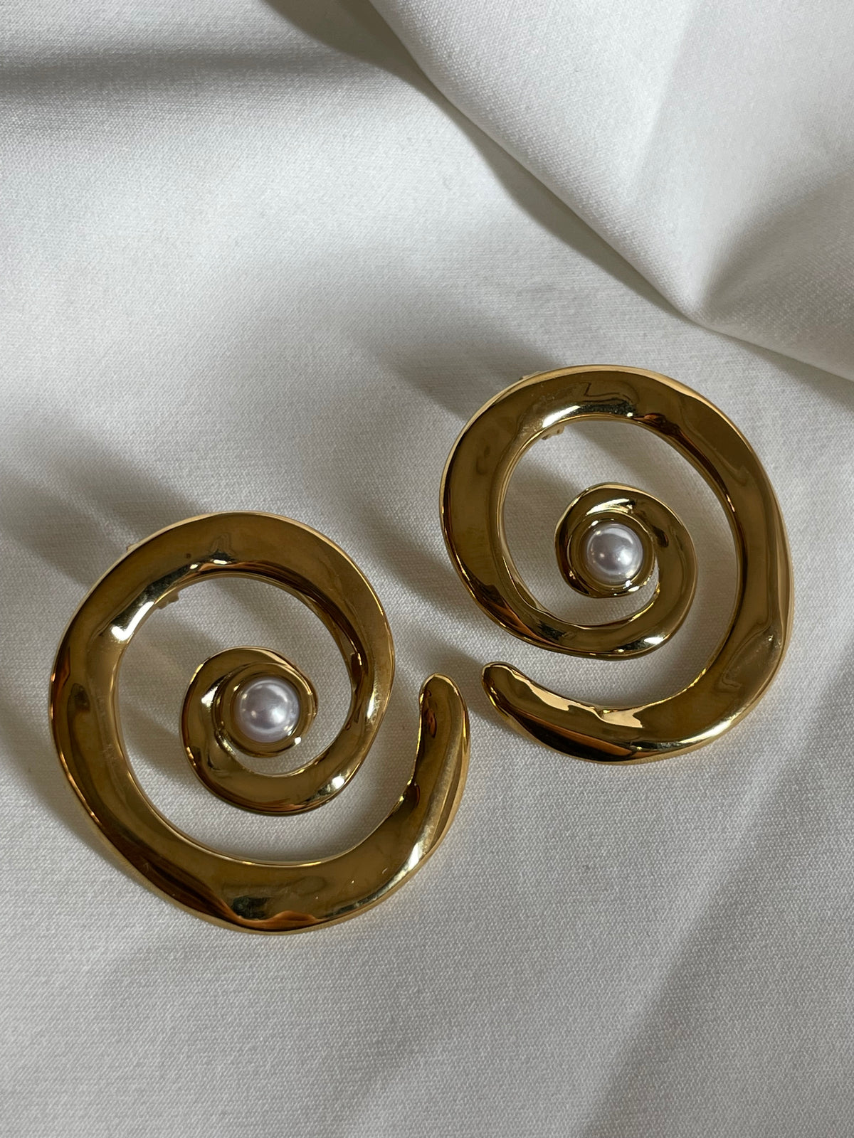 ARETES ESPIRAL PERLA