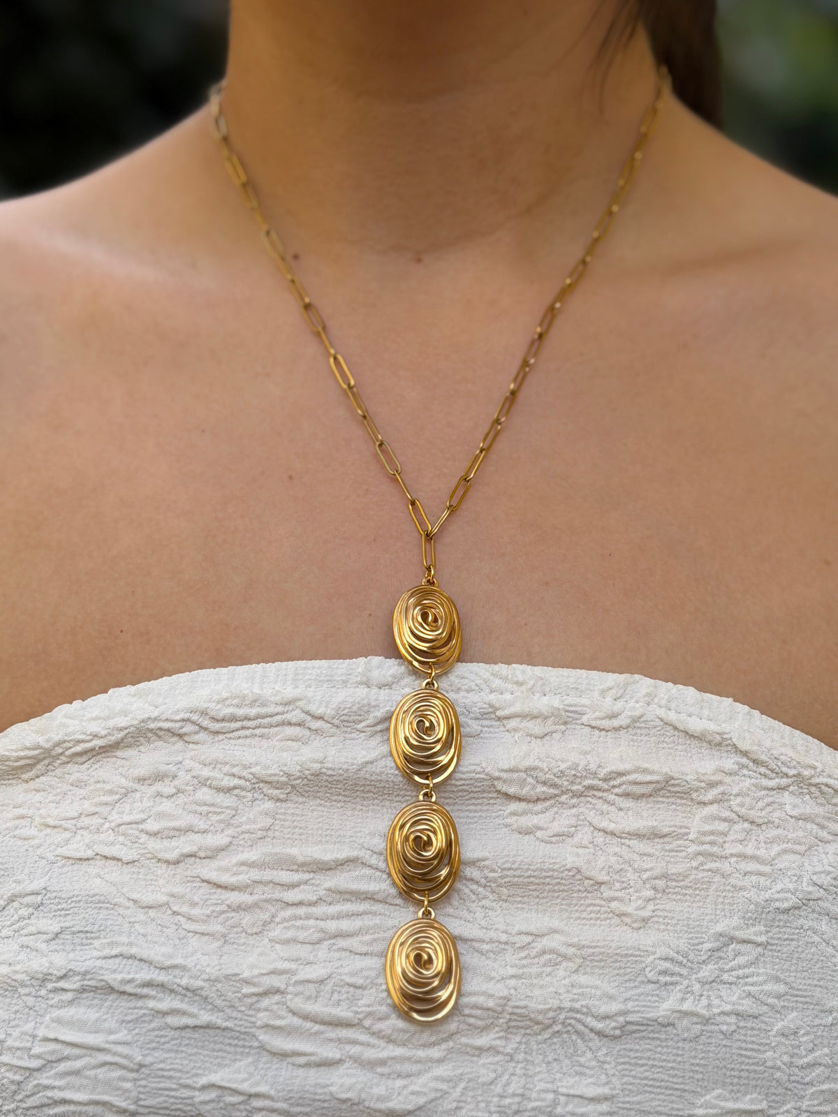 COLLAR REGINA DORADO