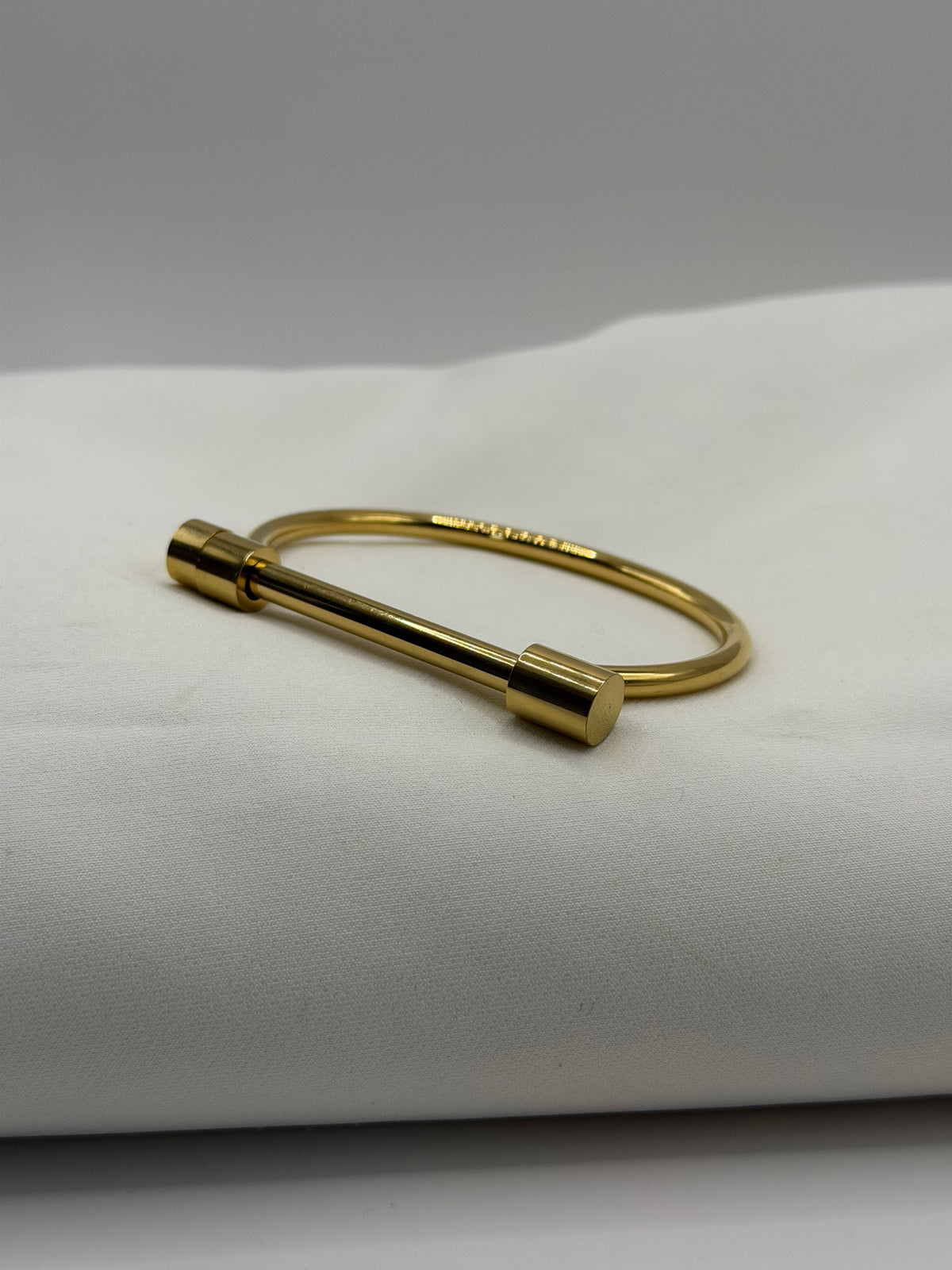PULSERA DORADA TORNILLO