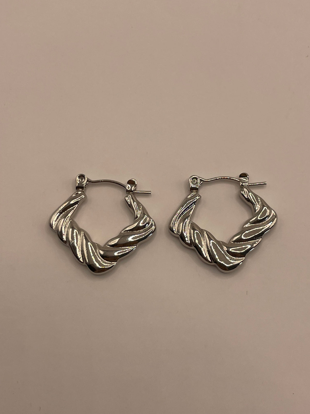ARETES LUCIA 1