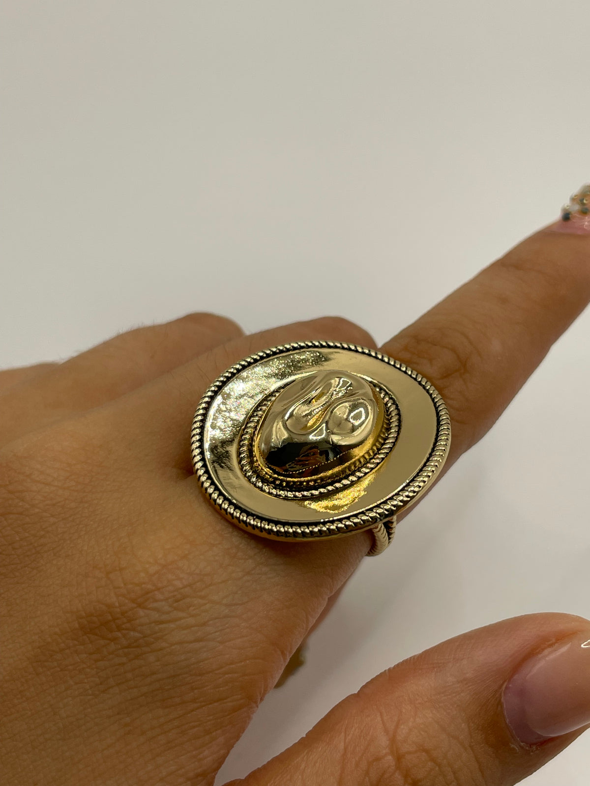 ANILLO SOMBRERO DORADO
