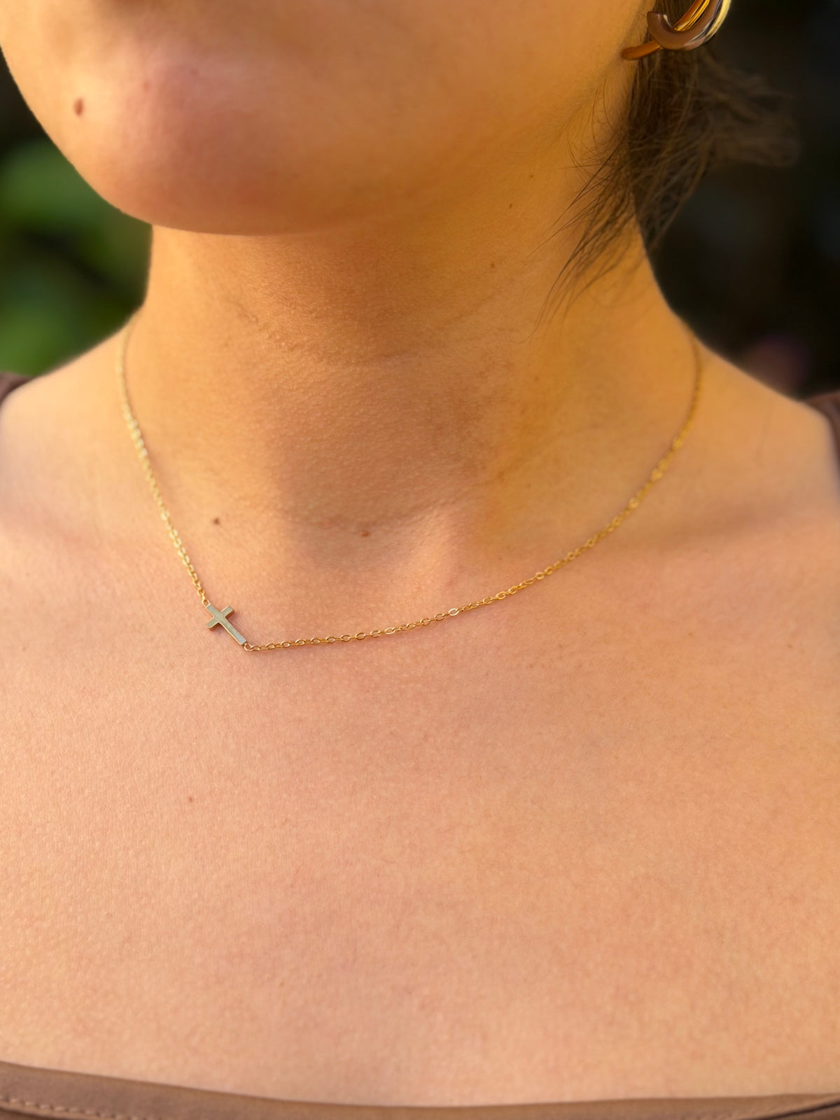 COLLAR CRUZ DELAGO DORADO