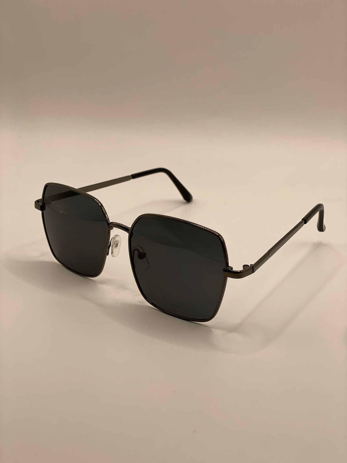 LENTES CUADRADOS NEGROS