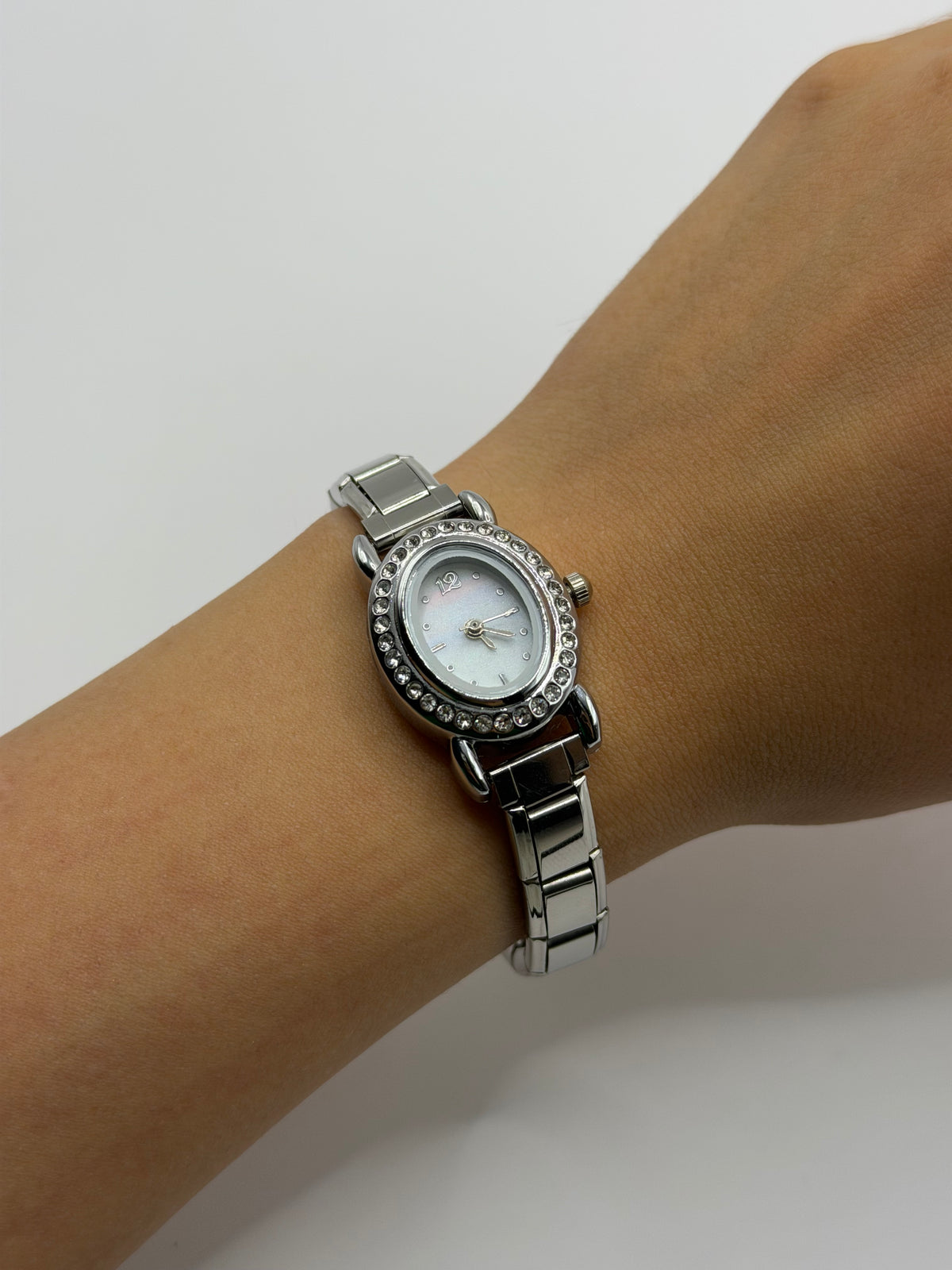 RELOJ ITALIANO PLATA OVALADO GLOW