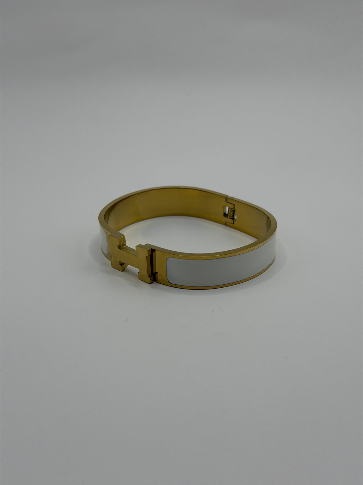 PULSERA H BLANCO DORADO
