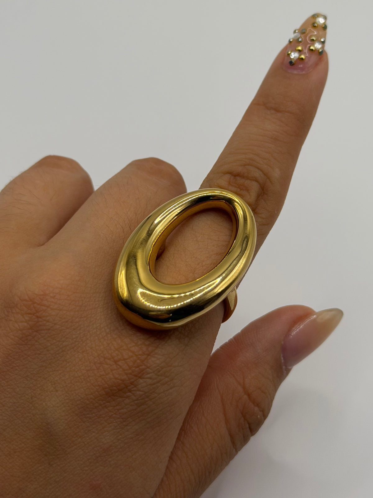 ANILLO OVALADO ANCHO TALLA 8