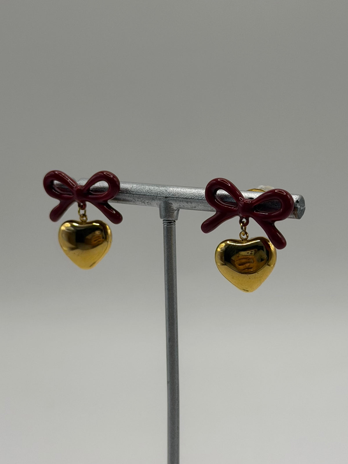 ARETES MOÑO ROJO
