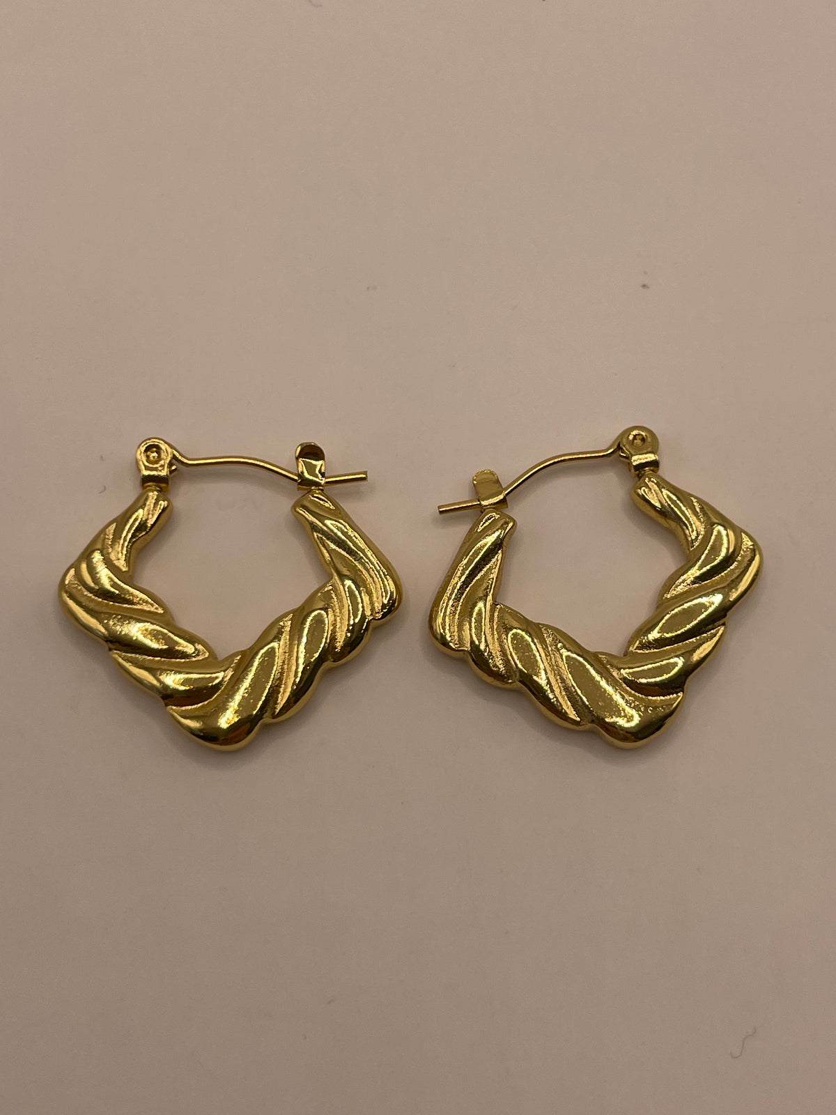 ARETES LUCIA 4