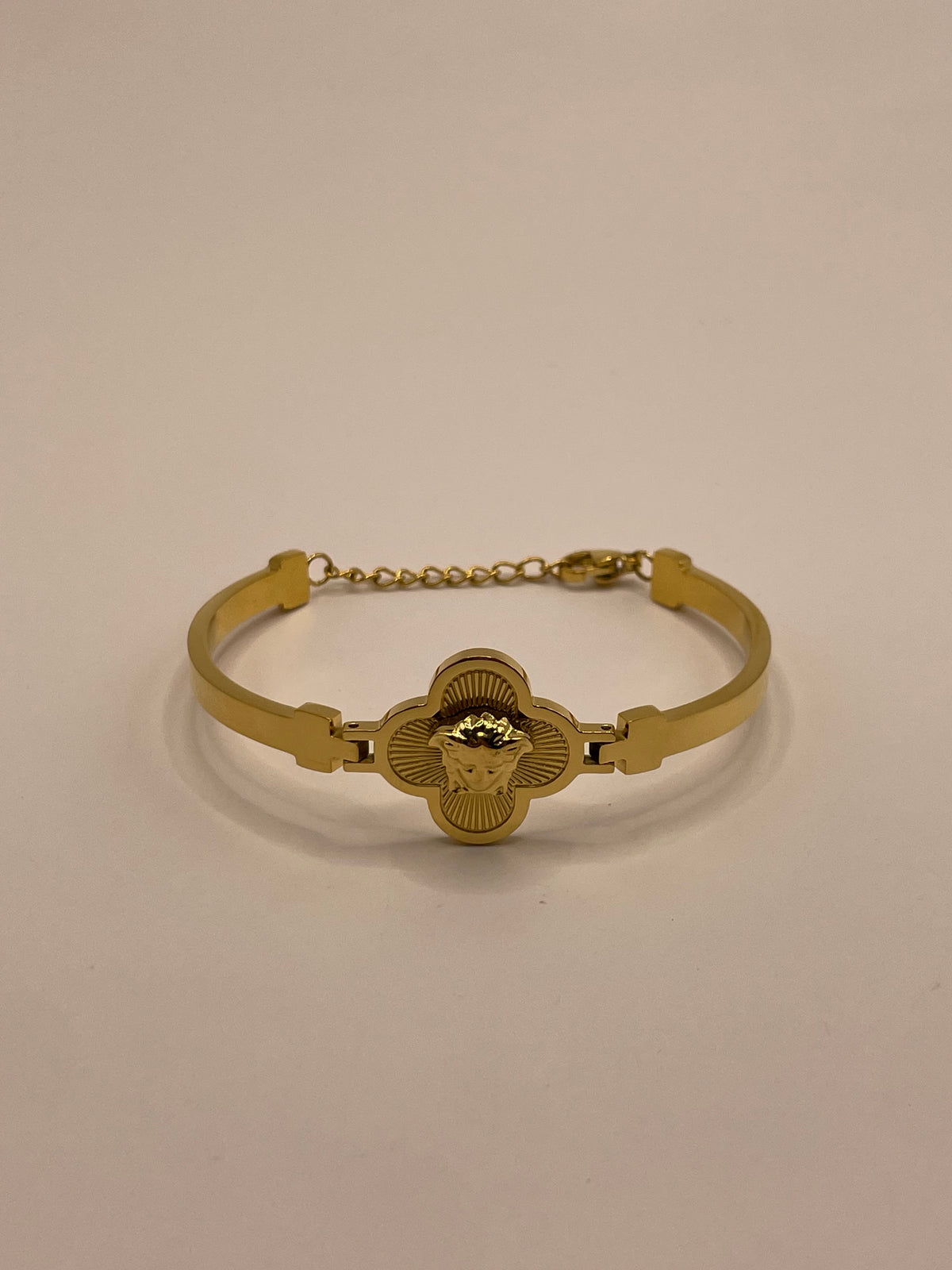 PULSERA TREBOL DORADA