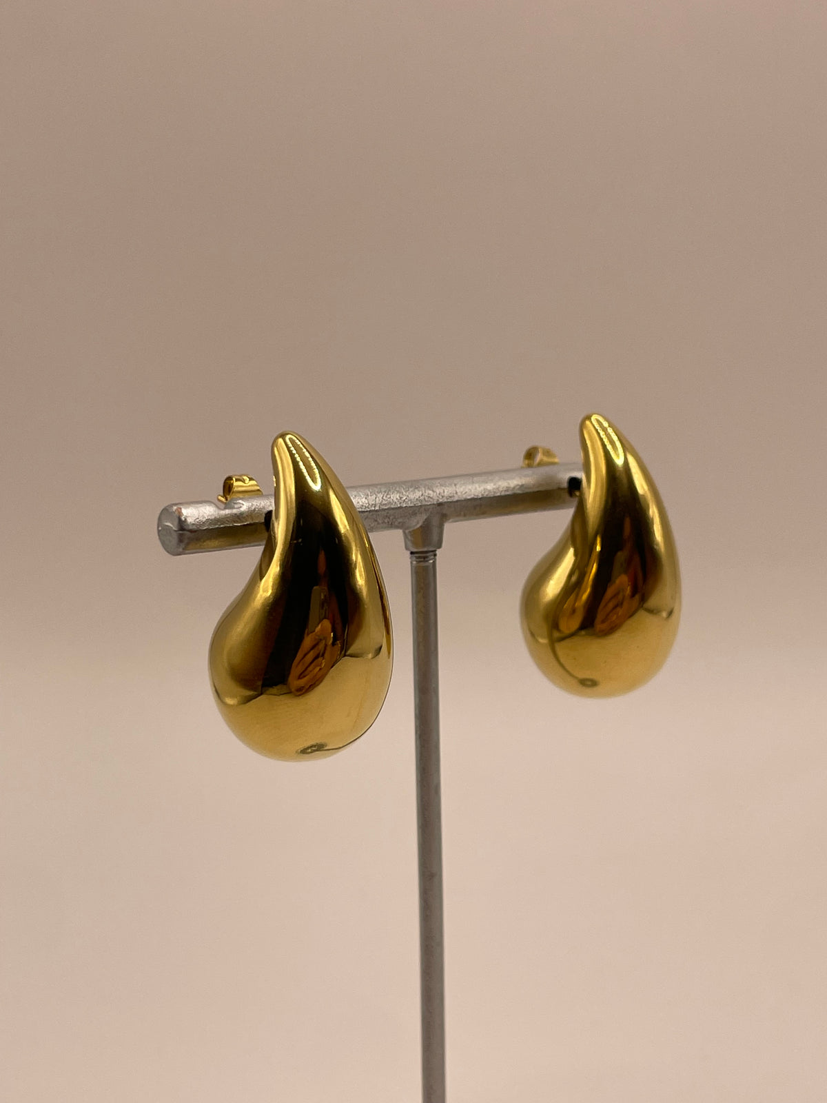 ARETES GOTA CHUNKY DORADO