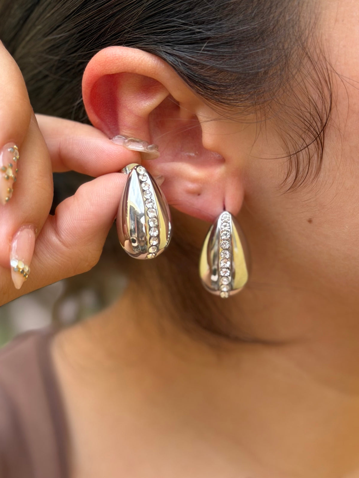 ARETES GOTA PLATA GLOW
