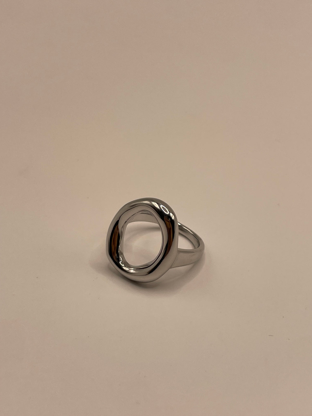 ANILLO CIRCULAR PEQUEÑO PLATA