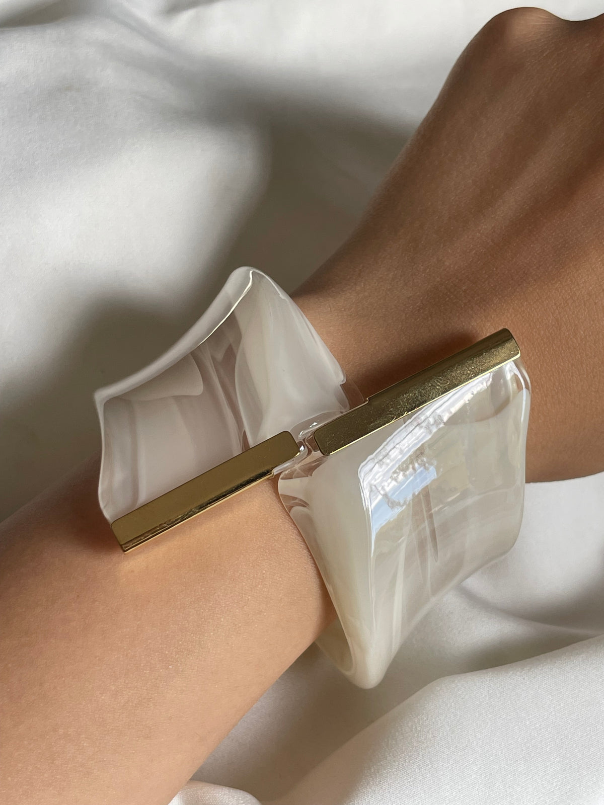 PULSERA CRUZADA BLANCA
