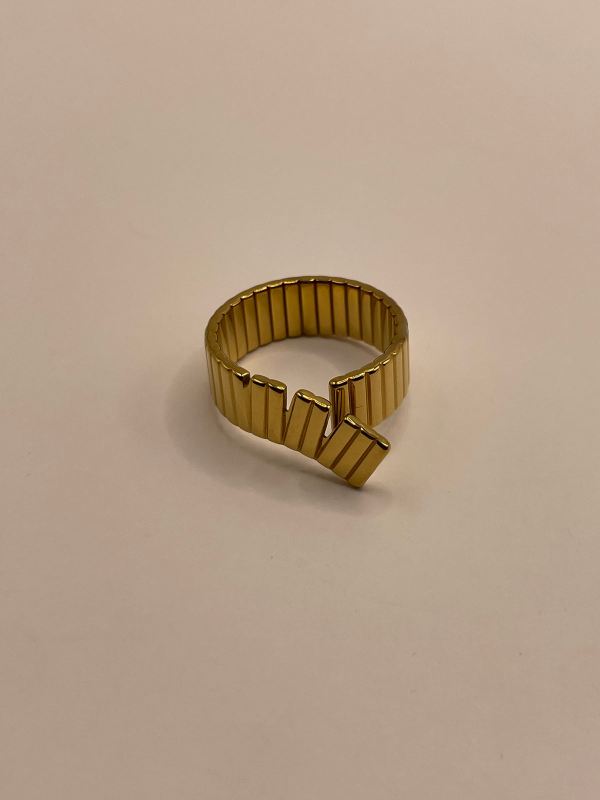 ANILLO HOJA DORADO