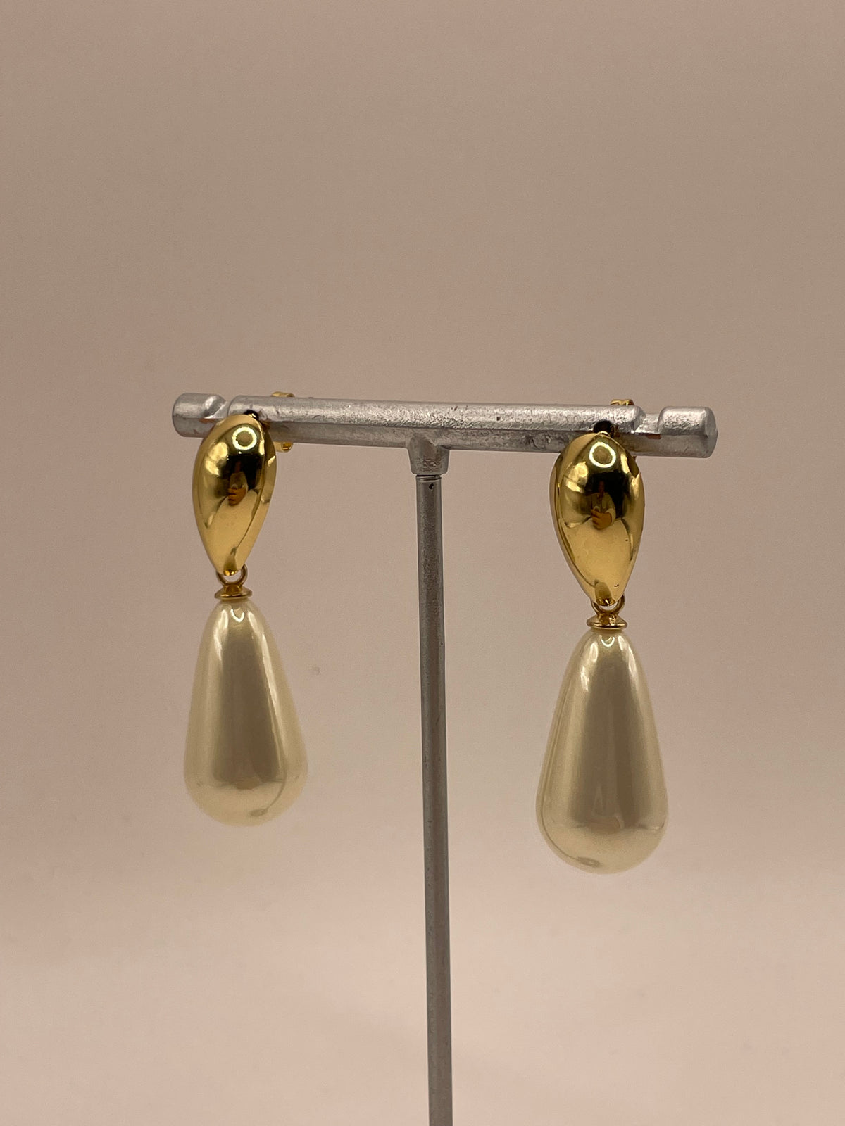 ARETES GOTA PERLA