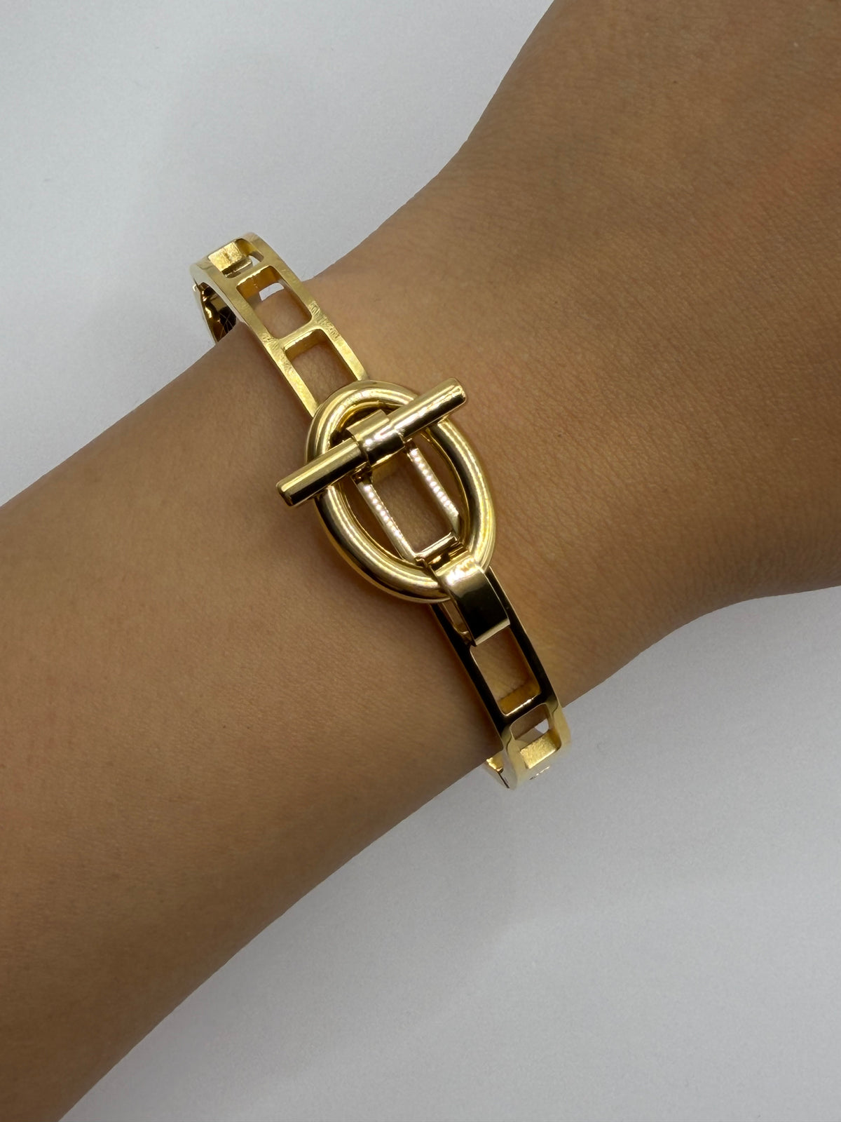 PULSERA DORADA ZAKU