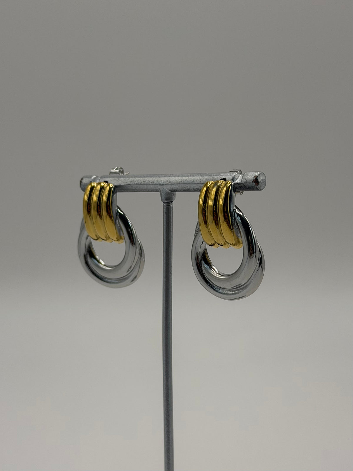 ARETES DANIELA