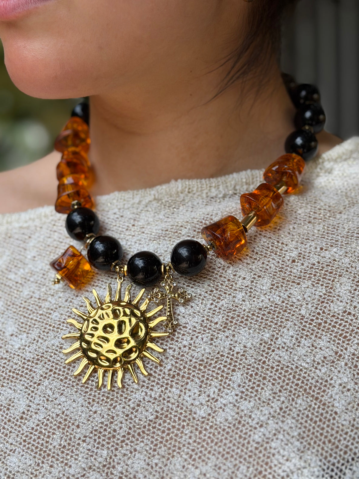 COLLAR SOL AMBAR