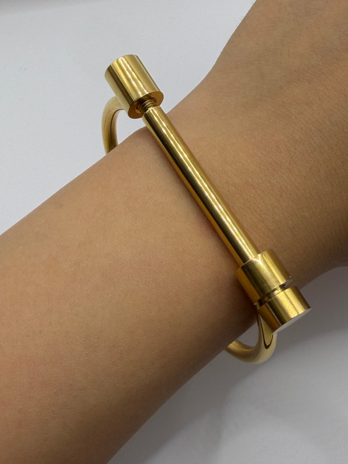 PULSERA DORADA TORNILLO