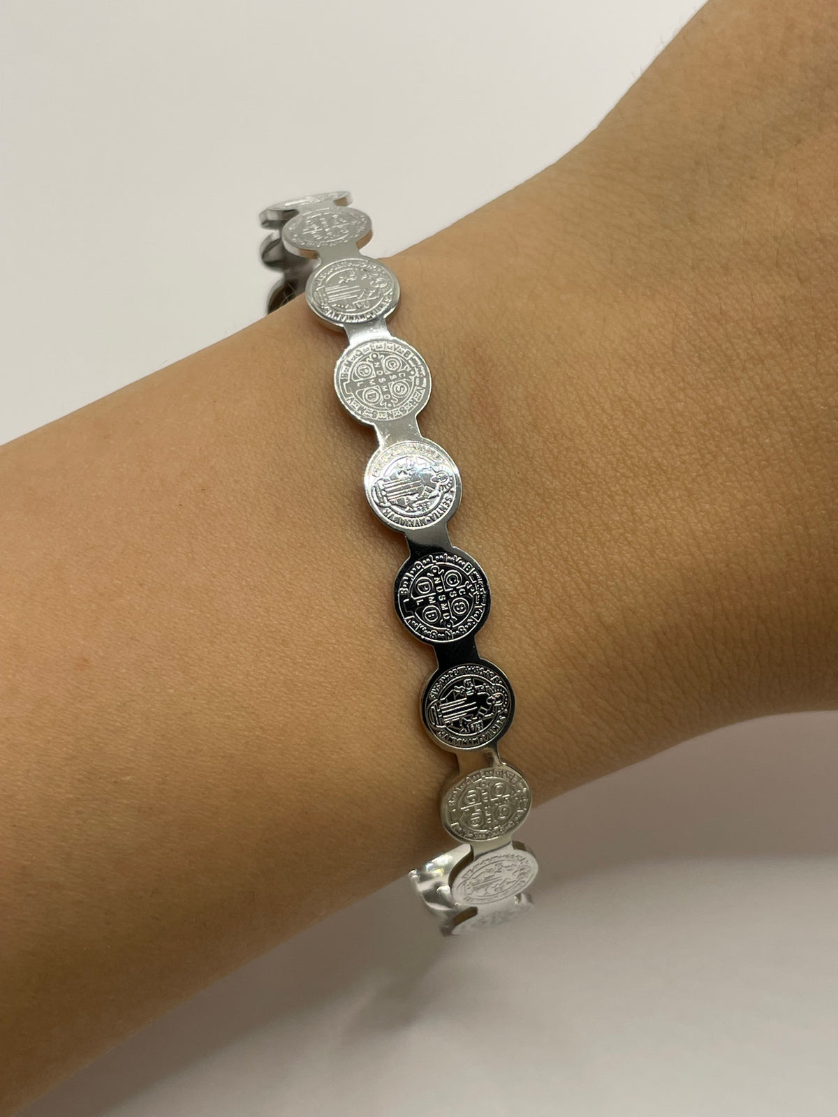PULSERA JESUS PLATEADA