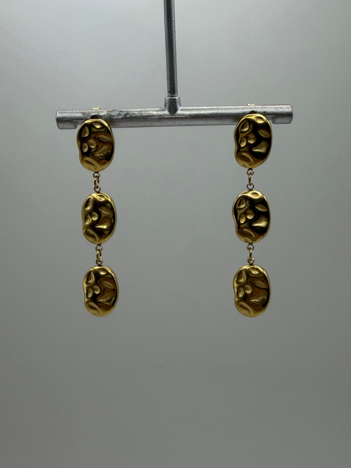 ARETES LARGOS DORADO