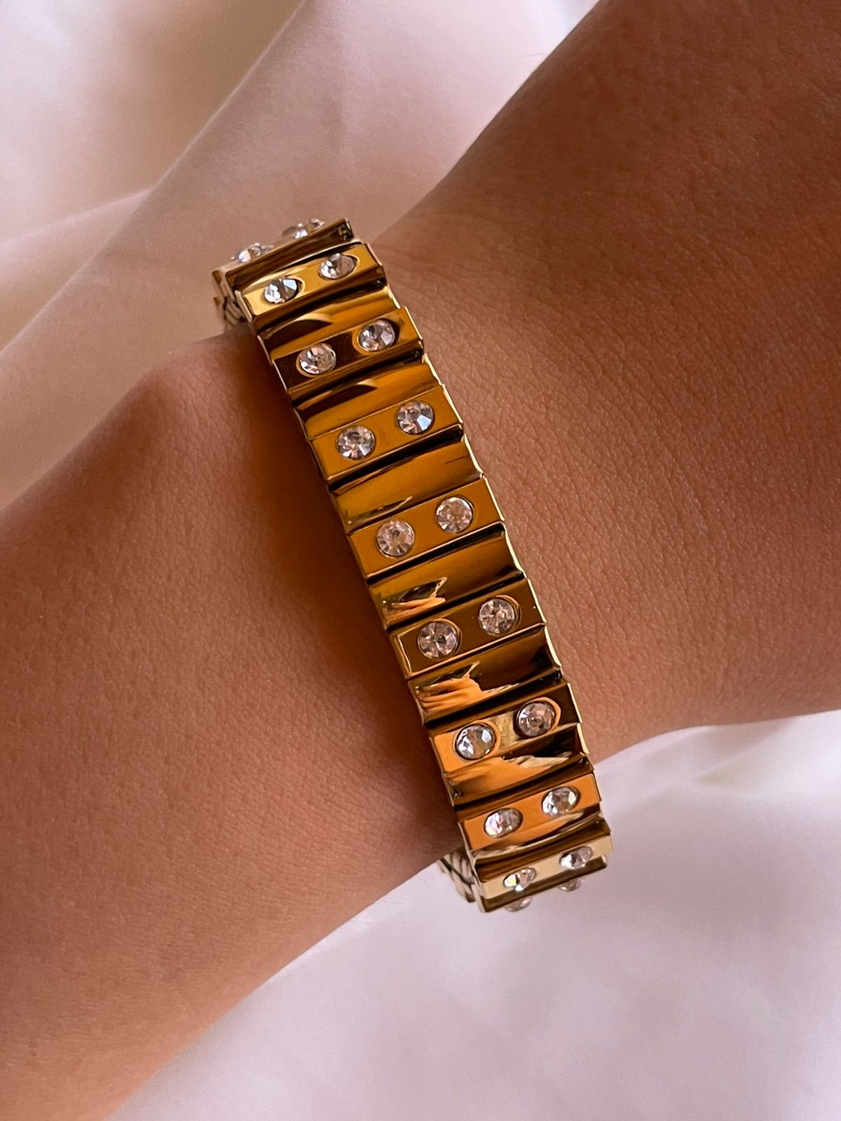 PULSERA JOSS DORADA