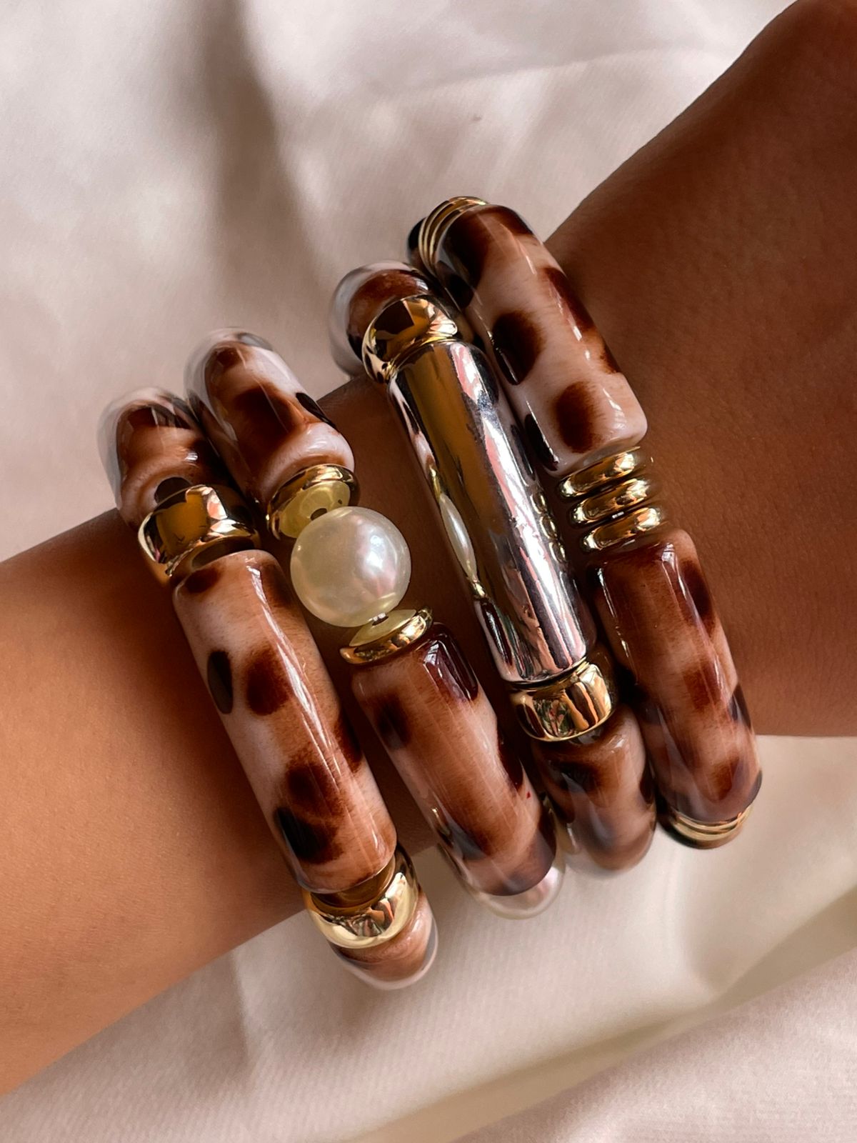 CONJUNTO PULSERAS RESINA LEOPARDO