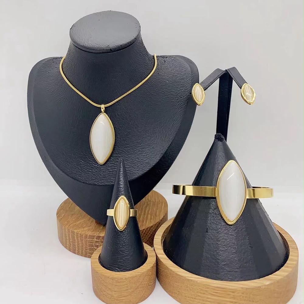 CONJUNTO LEONOR