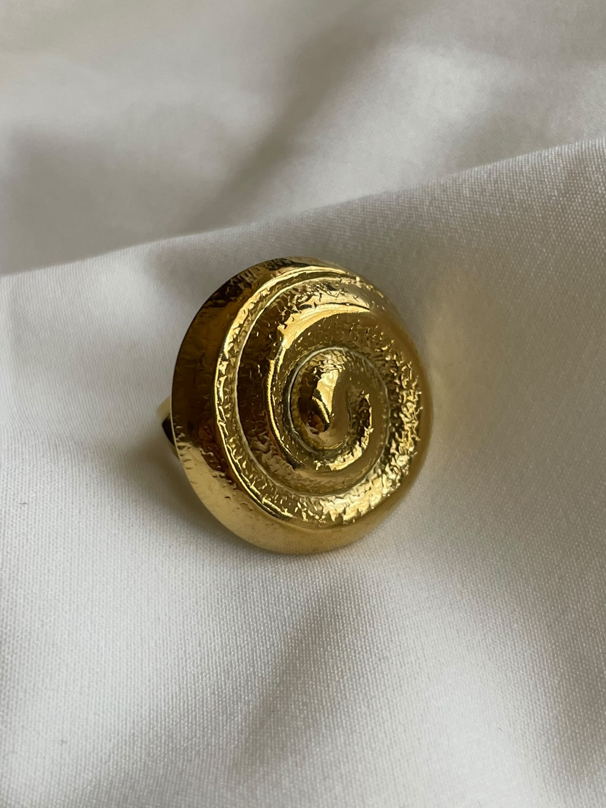ANILLO CARACOL DORADO AJUSTABLE