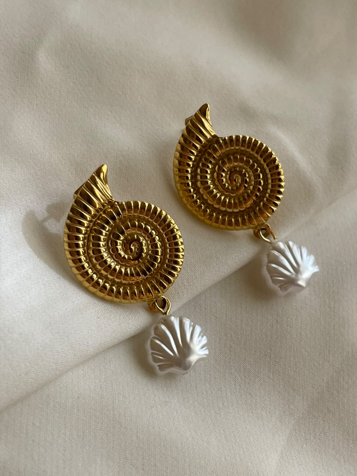 ARETES CARACOL PERLA
