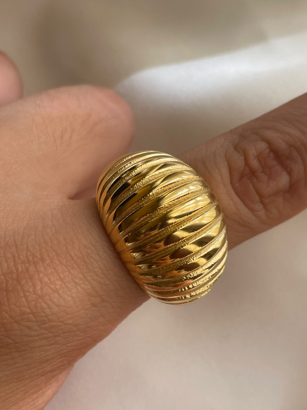 ANILLO CAPAZON DORADO TALLA 8