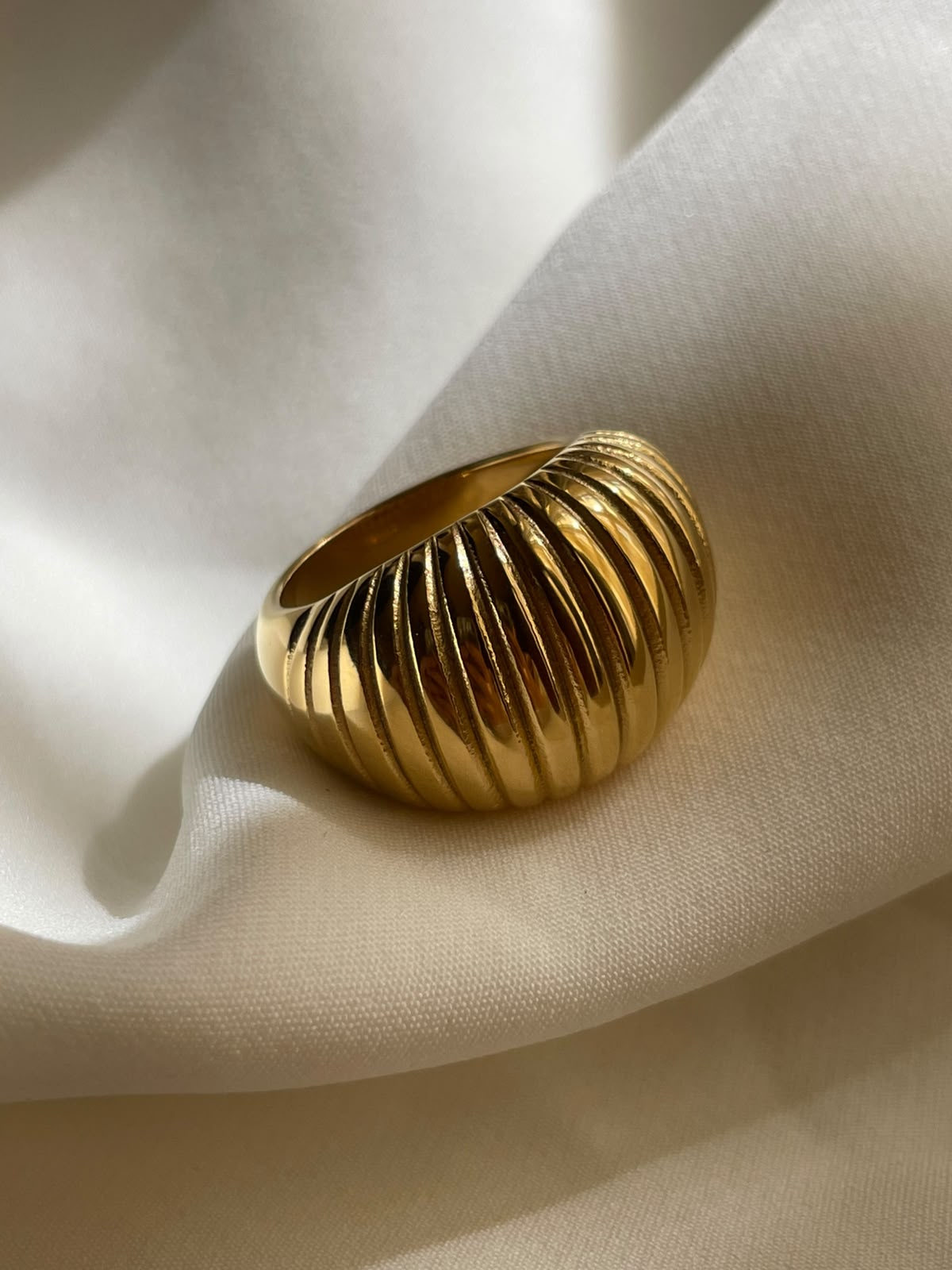 ANILLO CAPAZON DORADO TALLA 8