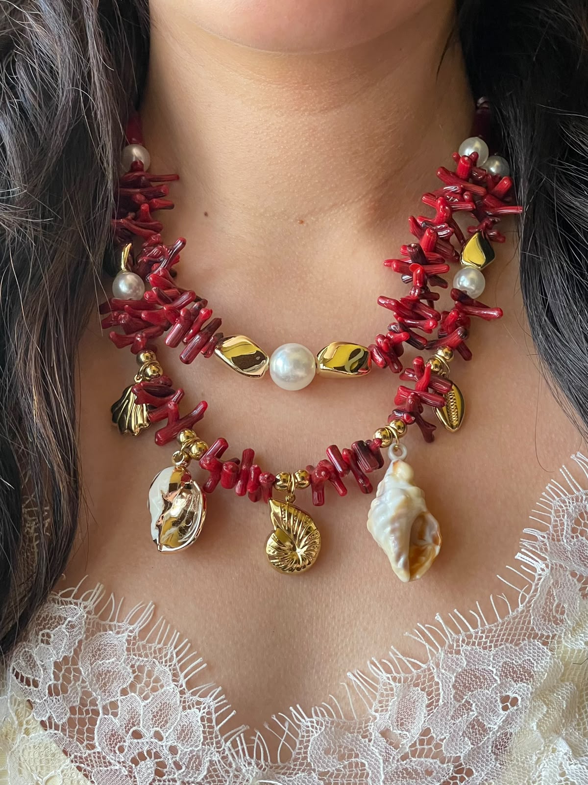 COLLAR CORAL ROJO CHARMS