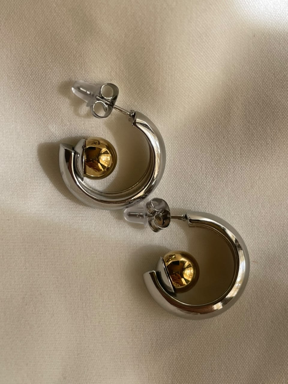ARETES SAMANTHA REDONDOS