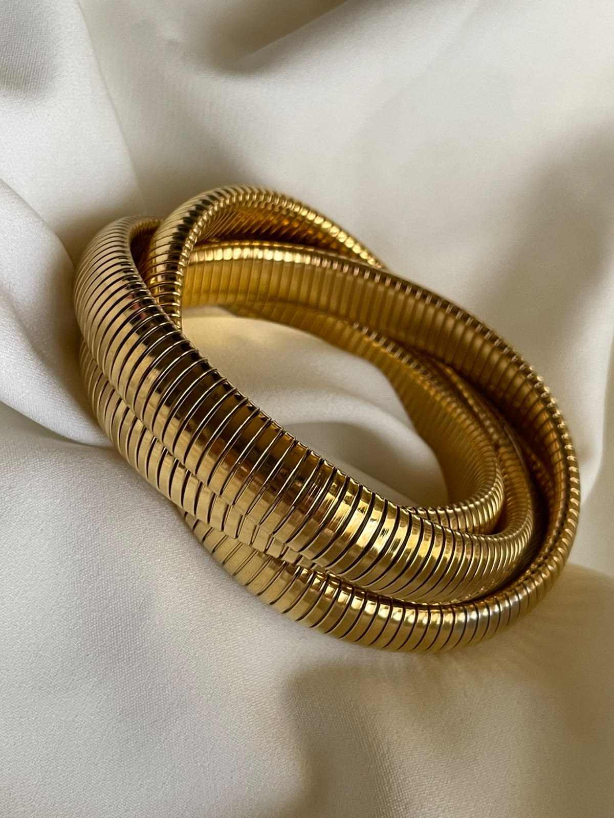 PULSERA AMANDA TRIPLE DORADA