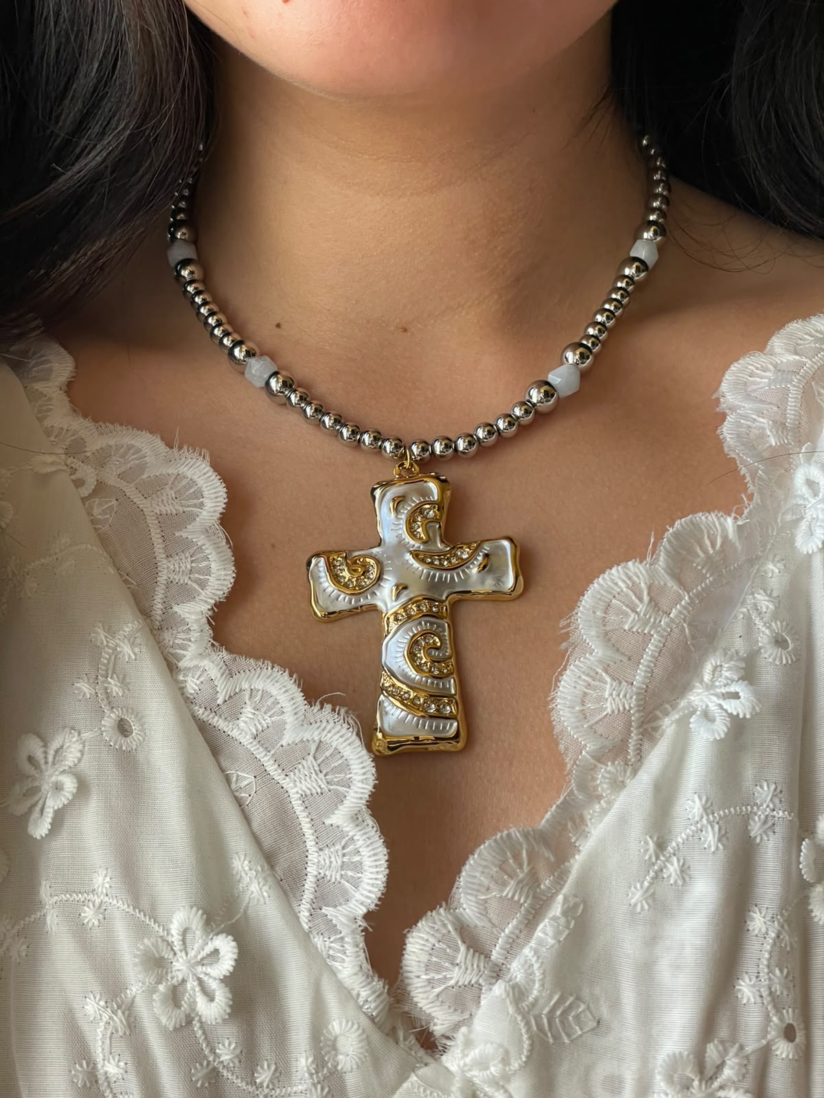 COLLAR CRUZ BLANCO