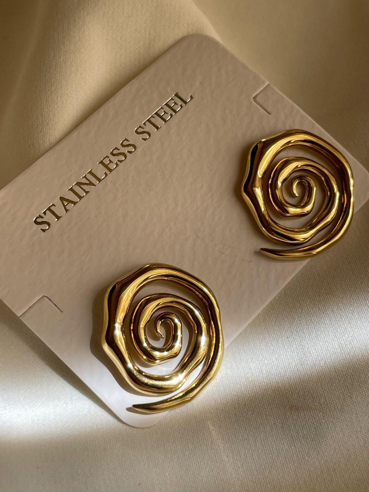 ARETES ESPIRAL DORADO