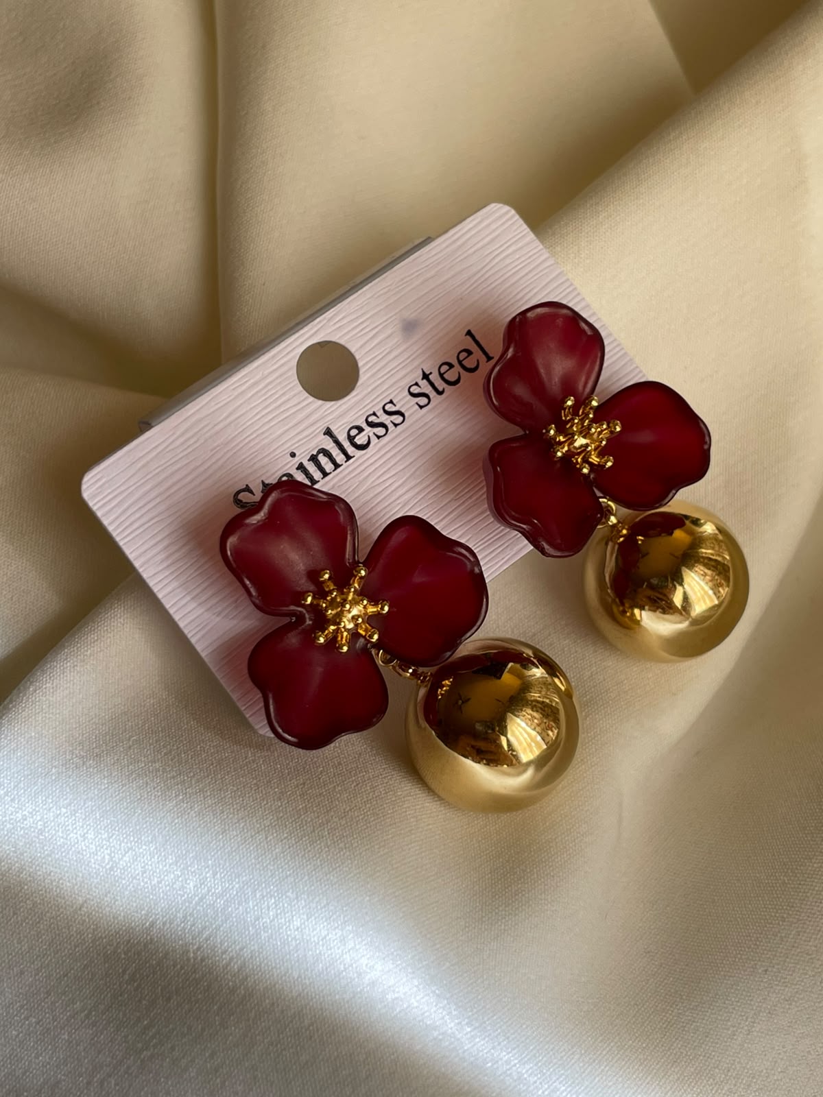 ARETES SAKURA ROJA