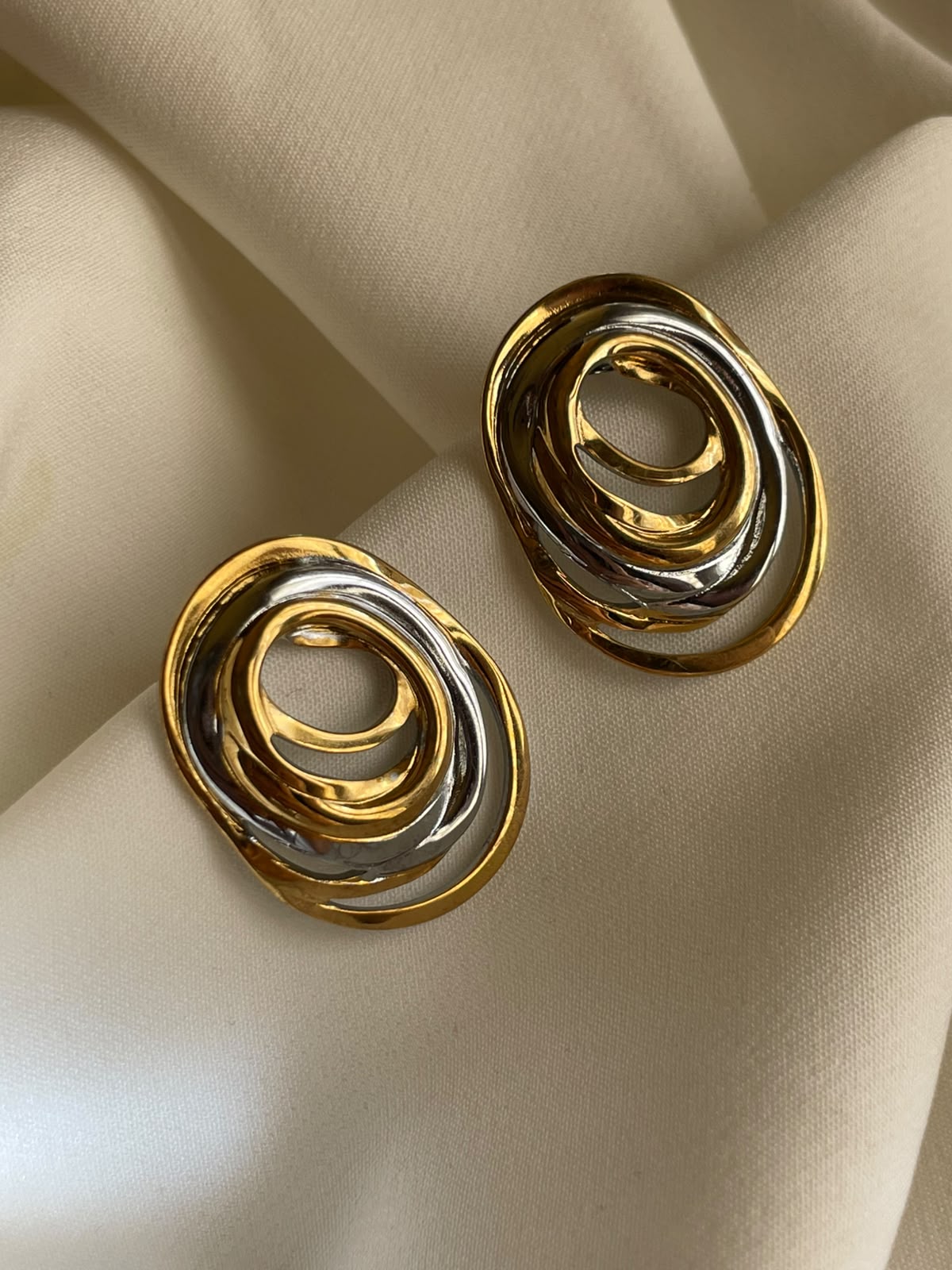 ARETES MILA