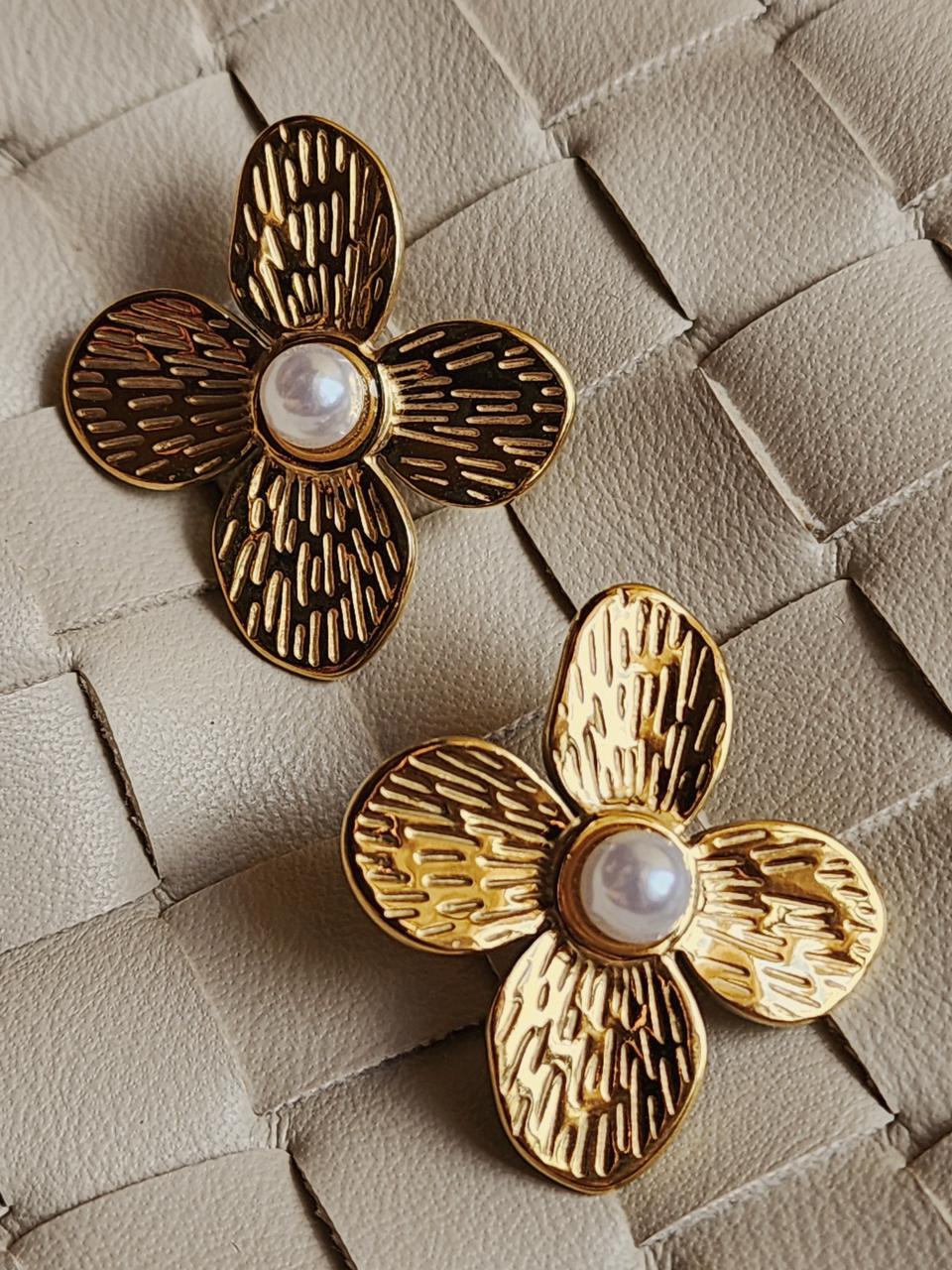 ARETES PRAGA
